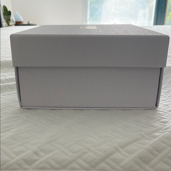 Dior White Gift Box - Picture 6 of 8